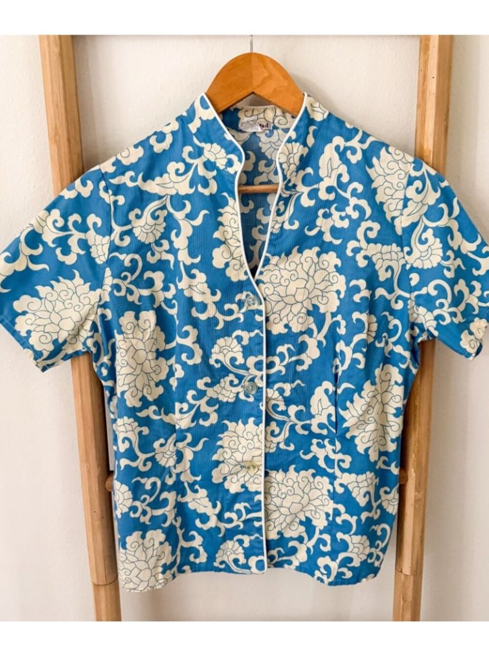BedHead Blue White Floral Pajama Top Medium Cotton Button Front Short Sleeve